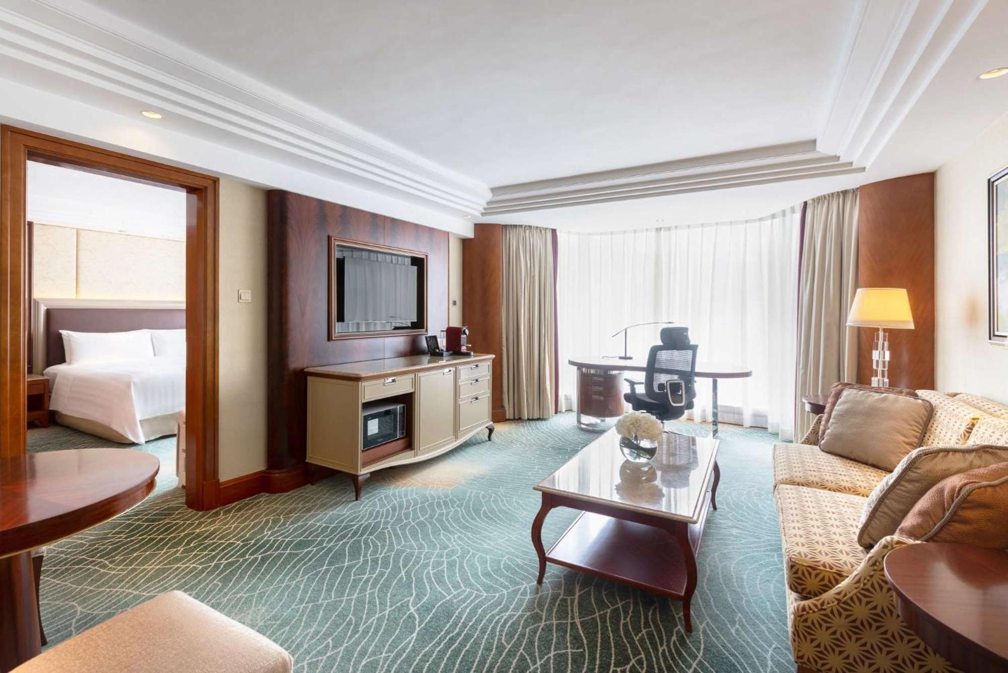 Kowloon Shangri-La, Hongkong Zewnętrze zdjęcie A suite at the hotel
